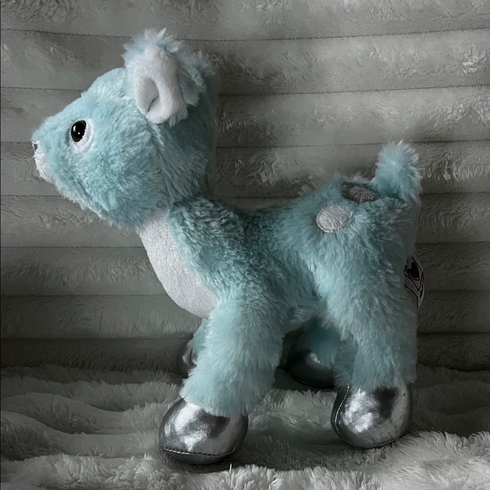 Plush GANZ RARE Retired Collectable WINTER FAWN Toy with Silver Hooves